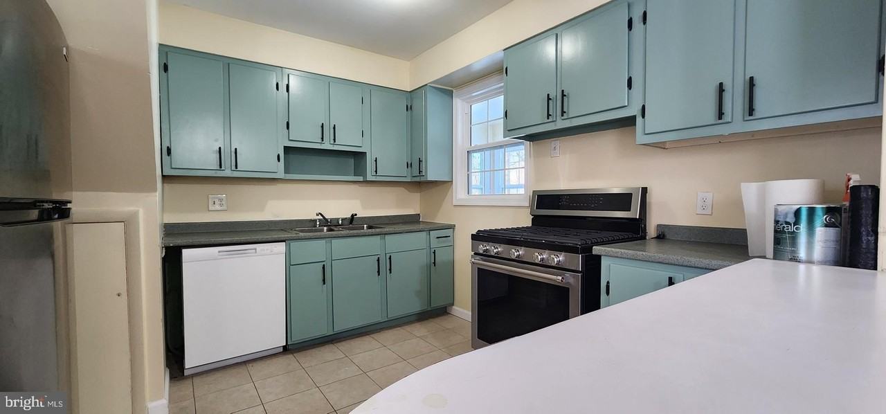 168 Martin Dr - Photo 2 of 11