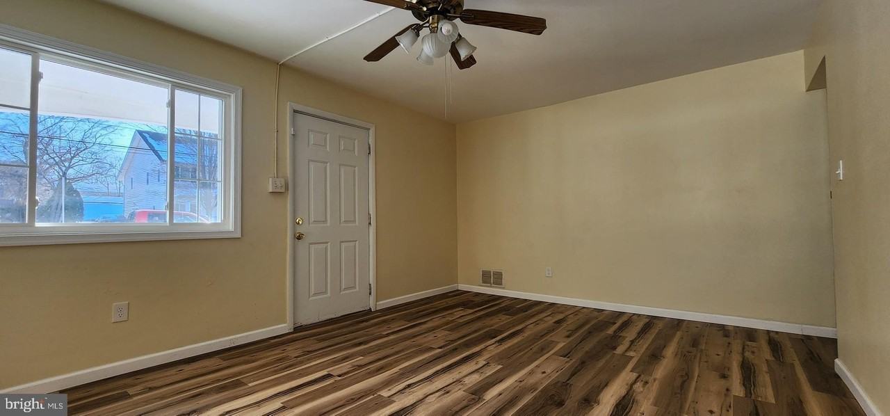 168 Martin Dr - Photo 4 of 11