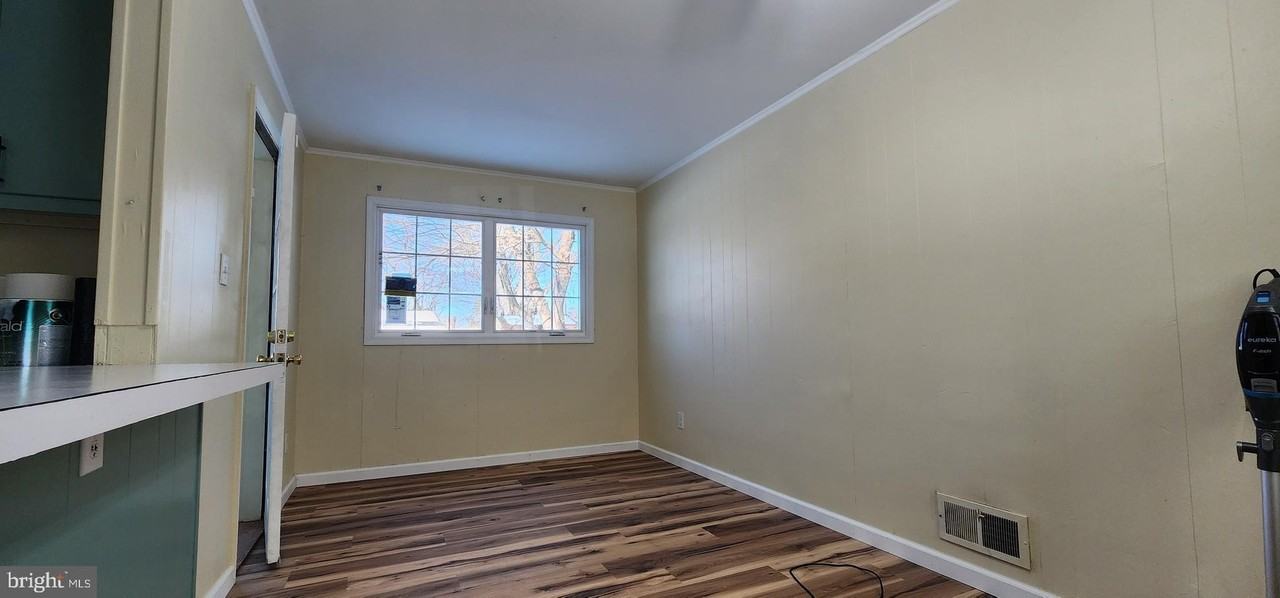 168 Martin Dr - Photo 5 of 11