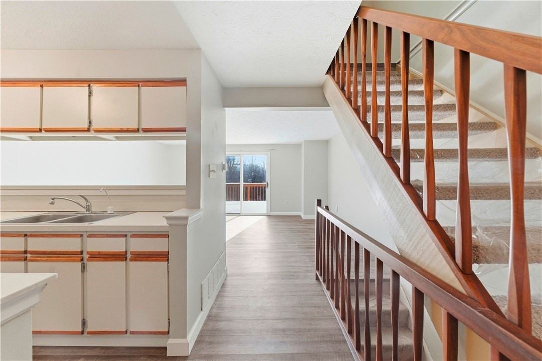 217 Clearbrook Ct - Photo 5 of 37