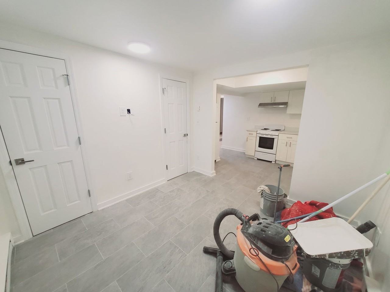 47 Lindale St #B - Photo 2 of 8