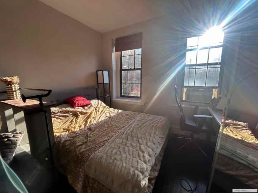 59 W 8th St - Photo 5 of 10