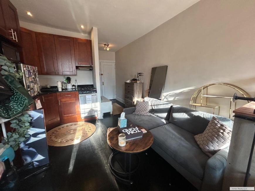 59 W 8th St - Photo 6 of 10