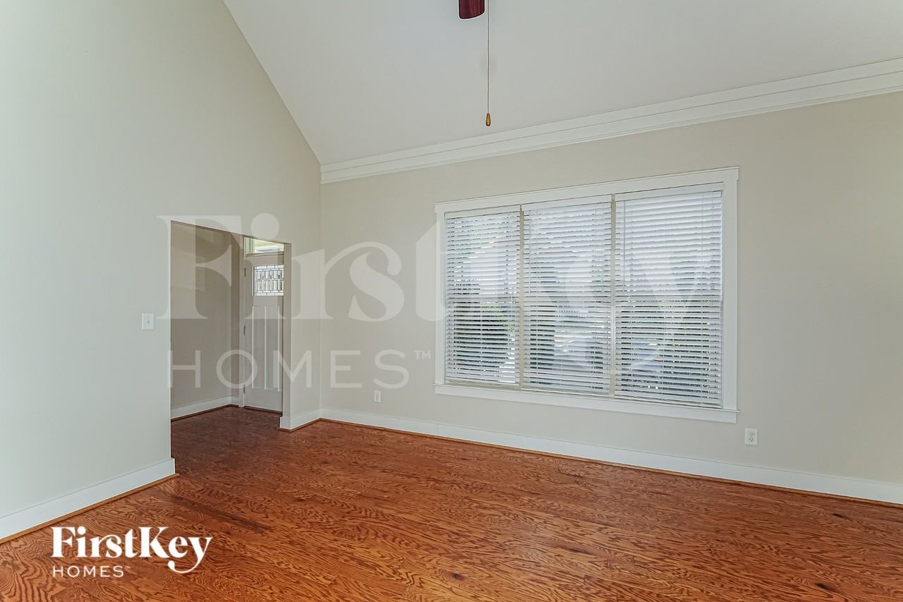 129 Chelsea Station Dr - Photo 3 of 19