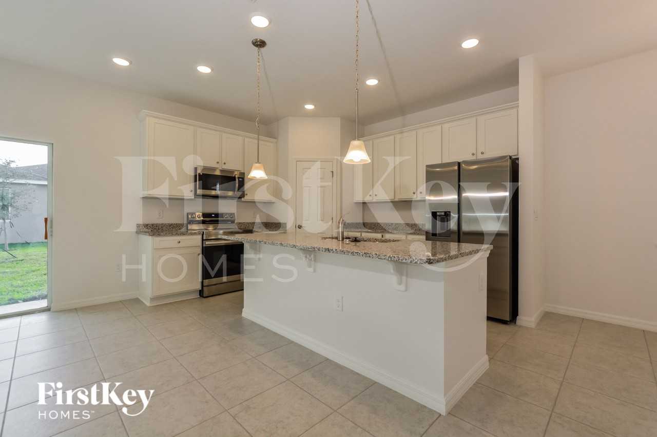 1215 Ponca Rd - Photo 6 of 19