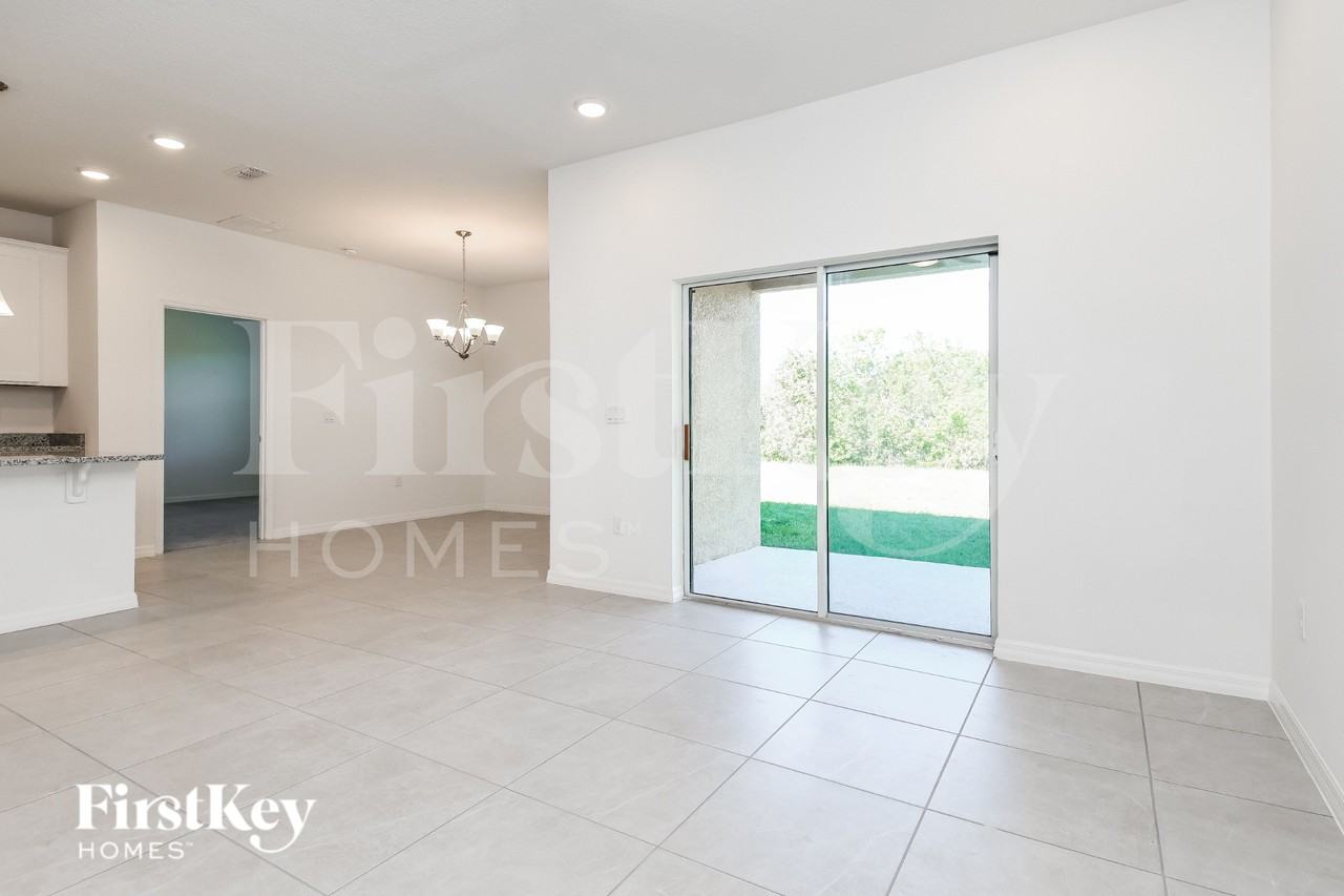 1224 Spokane Pt - Photo 3 of 19