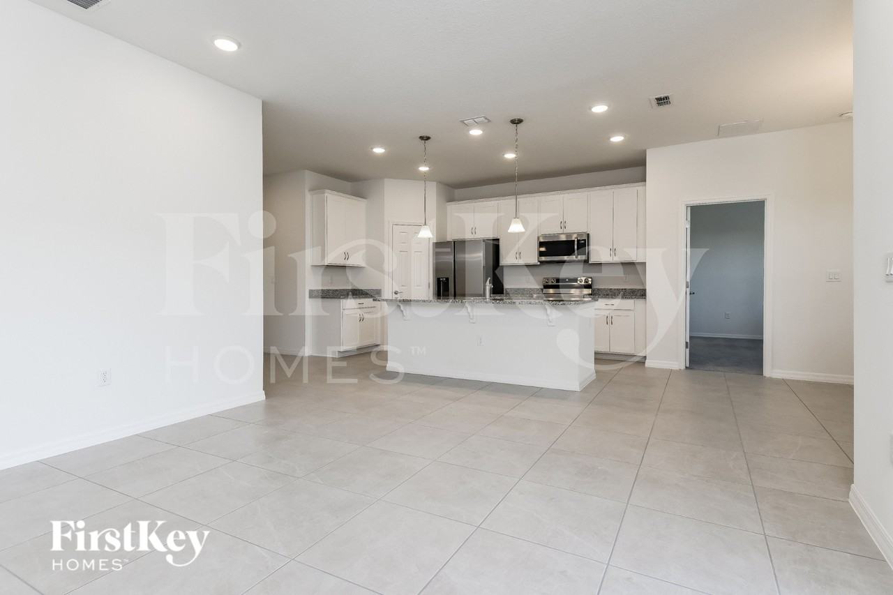 1224 Spokane Pt - Photo 4 of 19