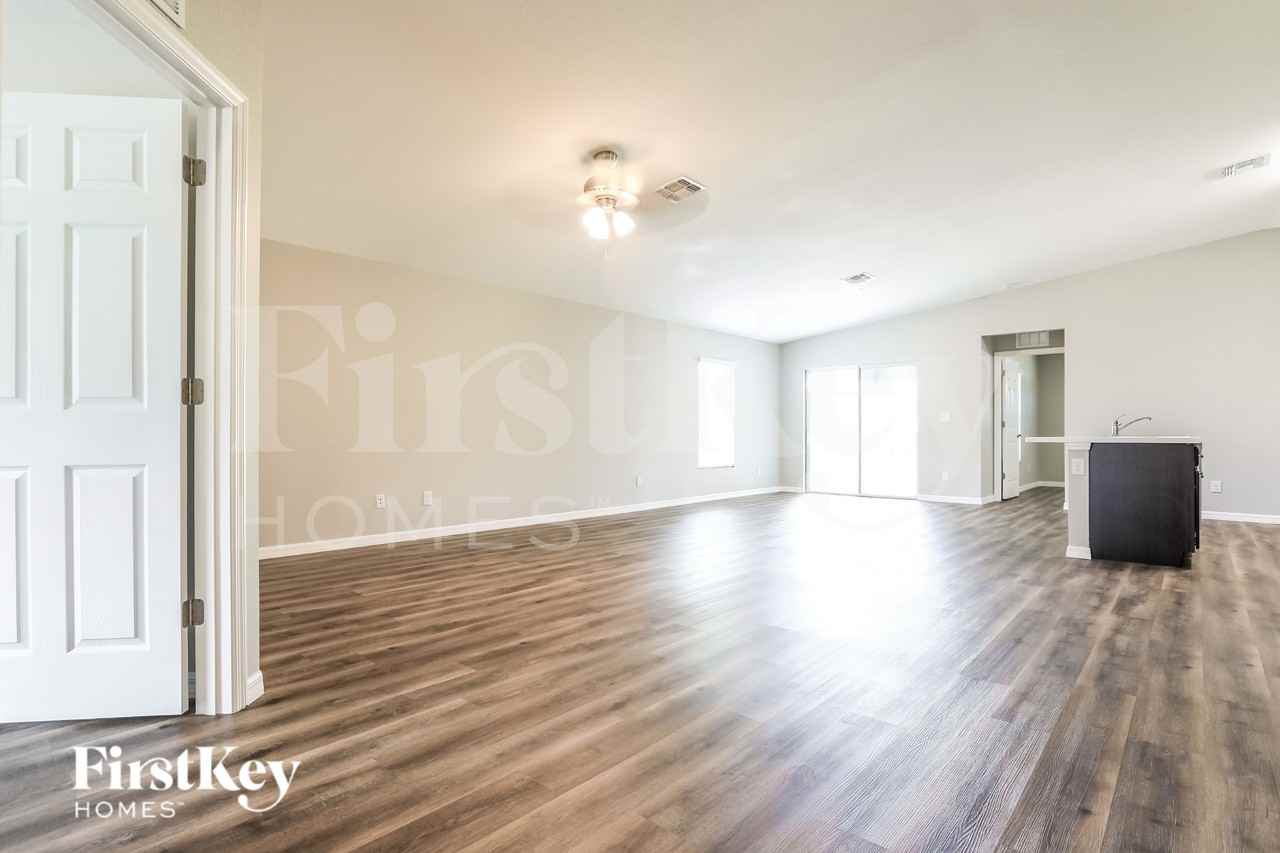 20431 Mount Prospect Ave - Photo 2 of 18