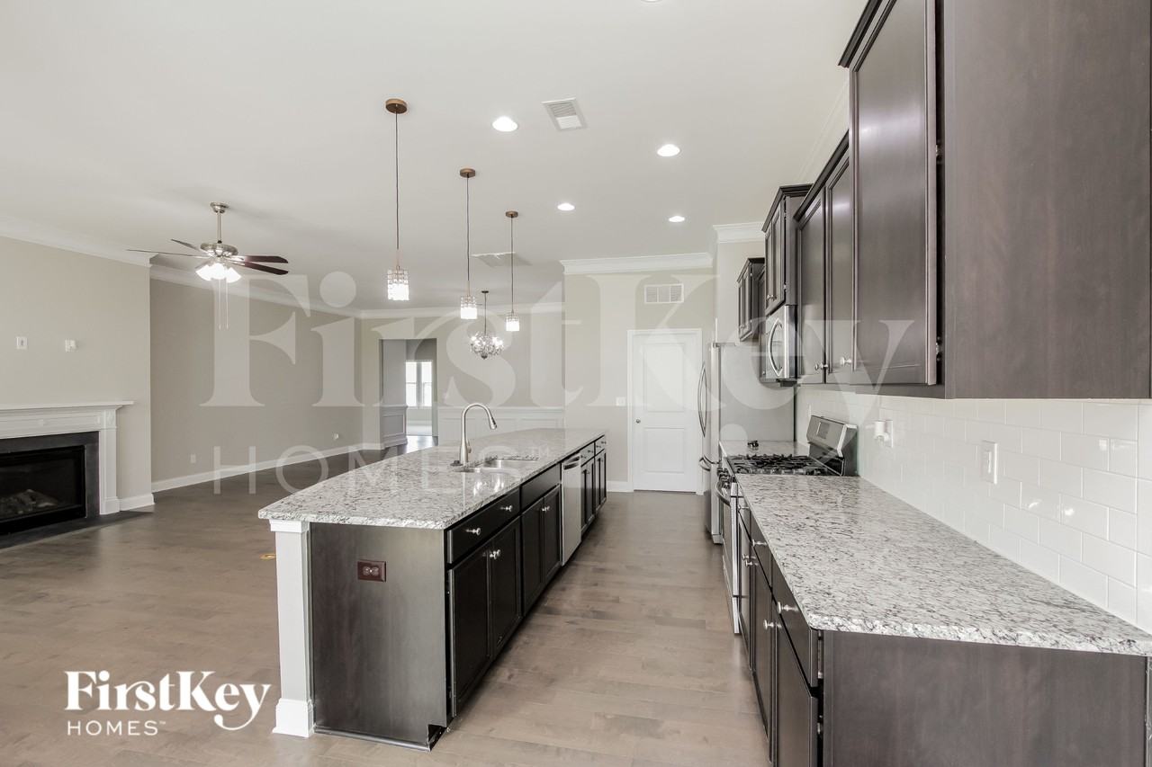 3817 Norman View Dr - Photo 7 of 18