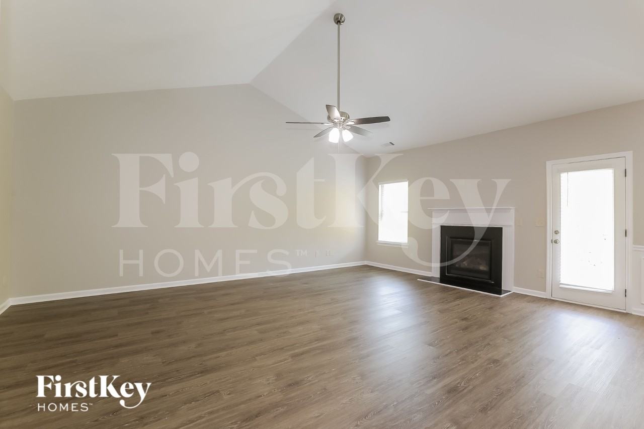 566 Massey Ct - Photo 2 of 18