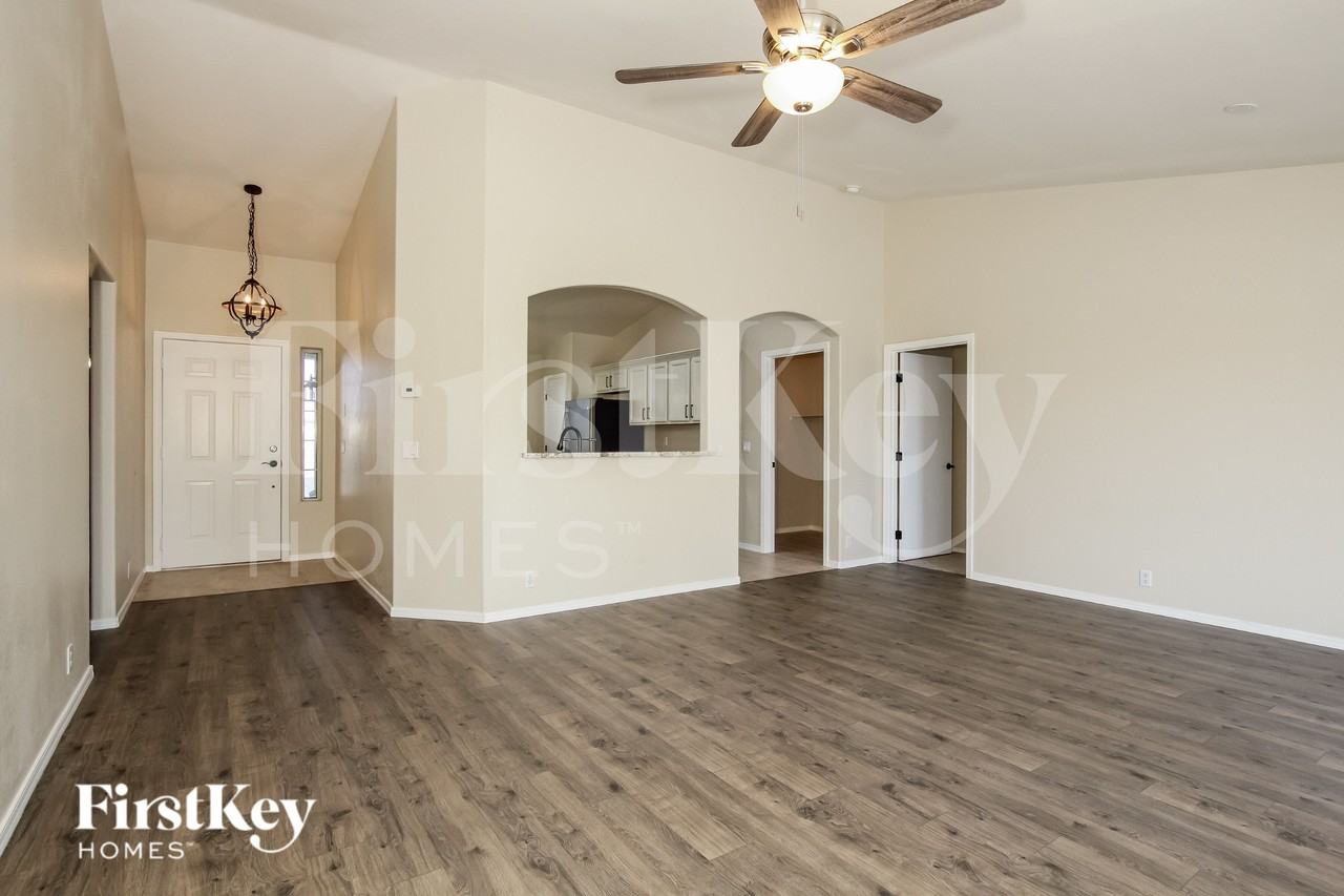 6396 N 81st Dr - Photo 5 of 18