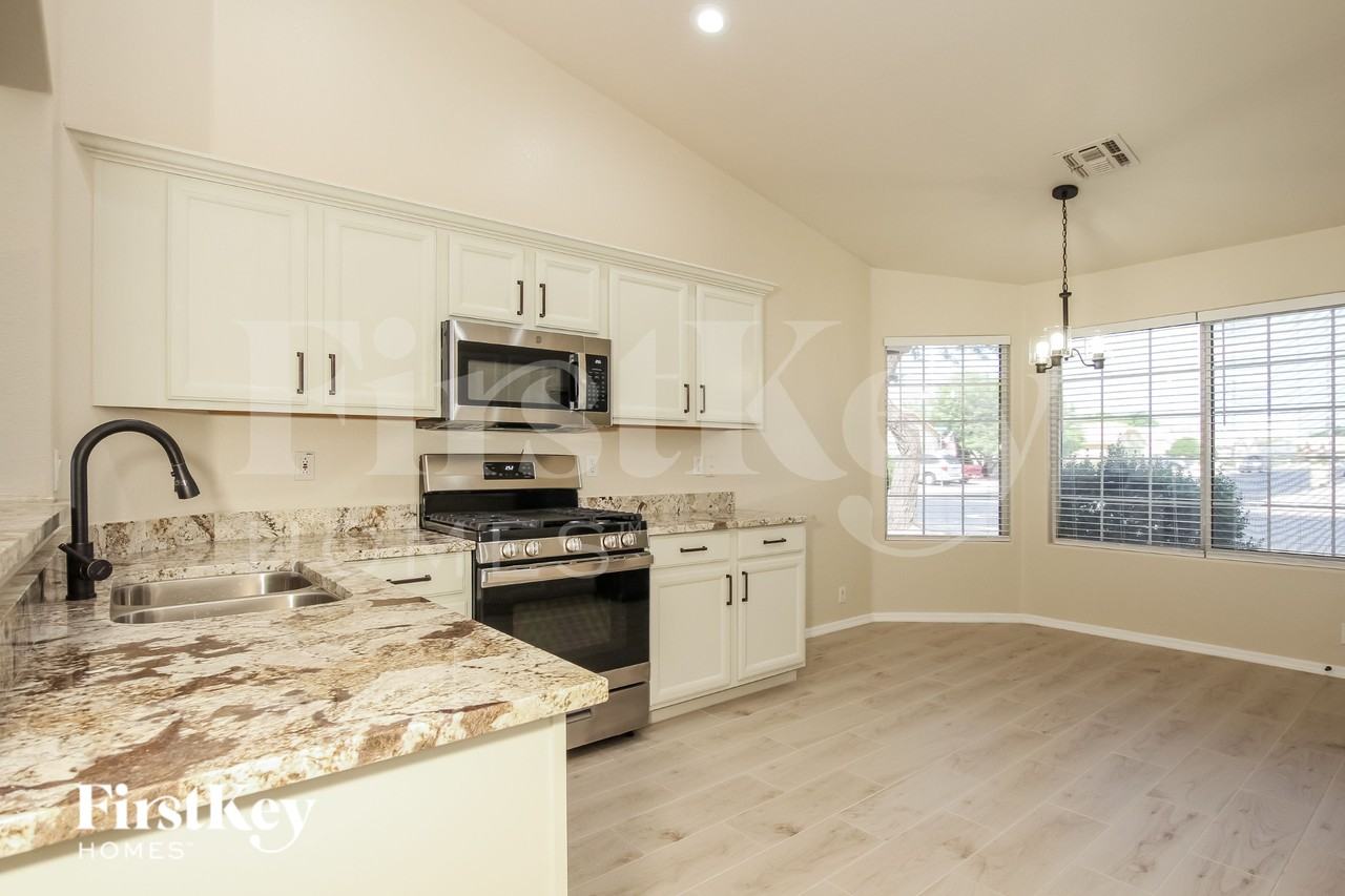 6396 N 81st Dr - Photo 6 of 18