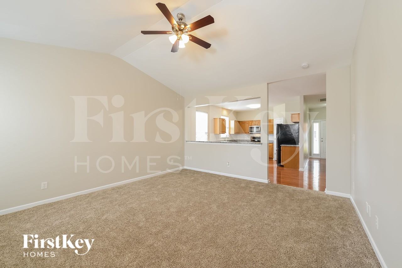6063 Willomere Cir - Photo 3 of 18