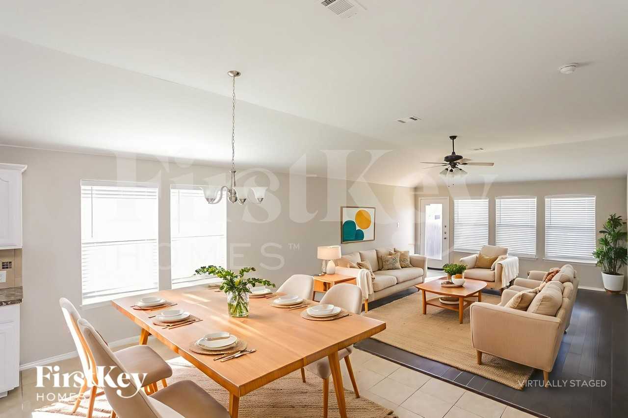 517 Stone Crossing Ln - Photo 5 of 18