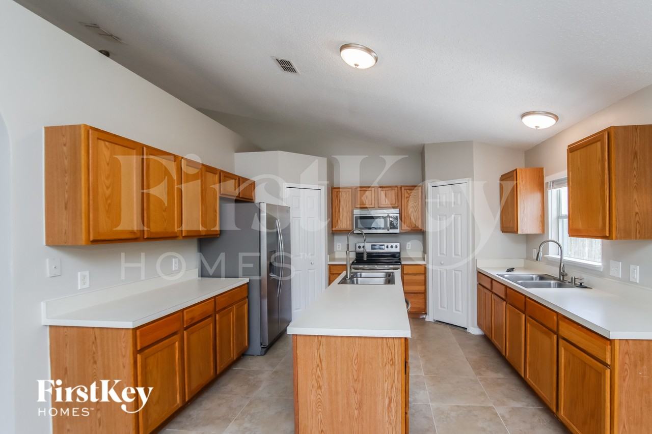 1686 Whiting St Se - Photo 6 of 18