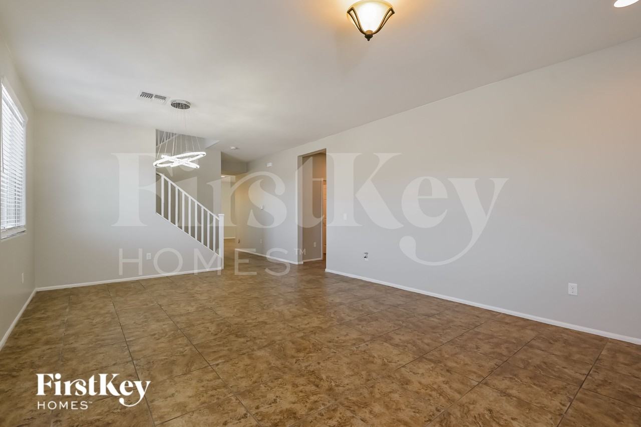 10463 S Cutting Horse Dr - Photo 2 of 18