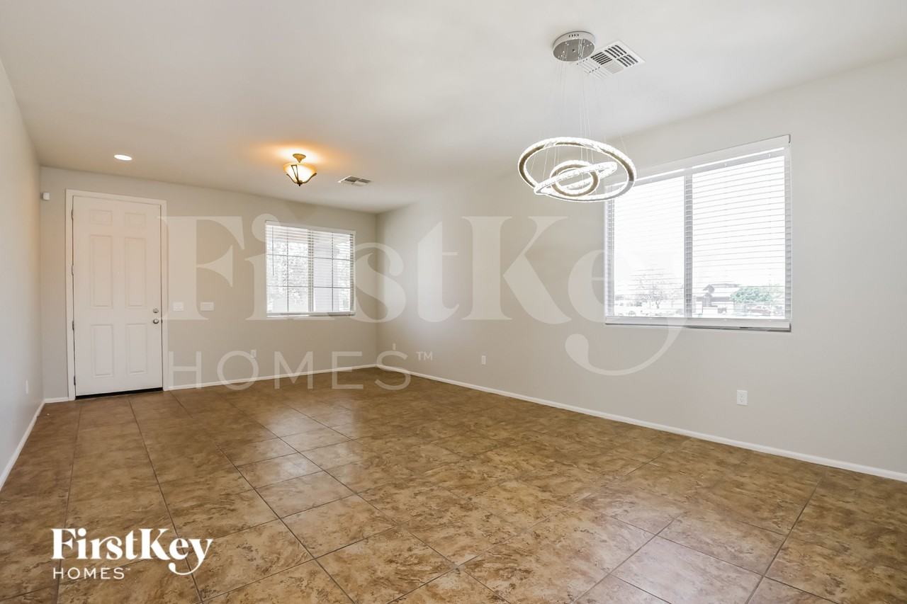 10463 S Cutting Horse Dr - Photo 3 of 18