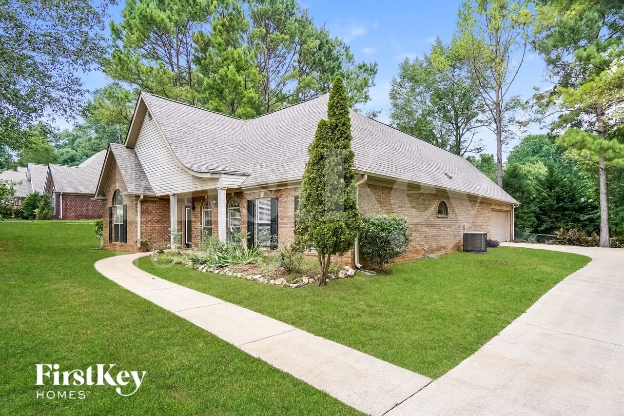 150 Chinaberry Ln - Photo 2 of 18