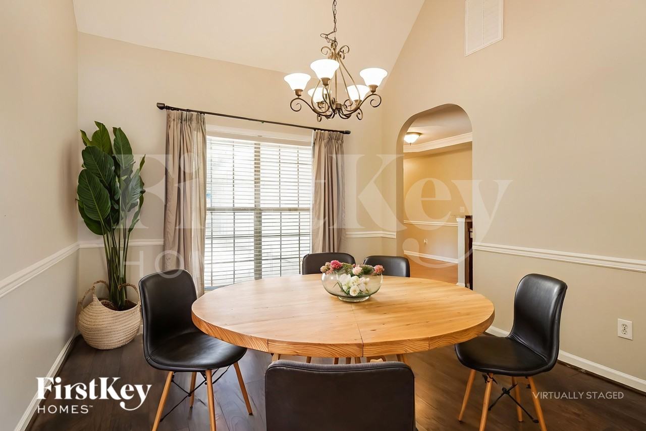 150 Chinaberry Ln - Photo 7 of 18