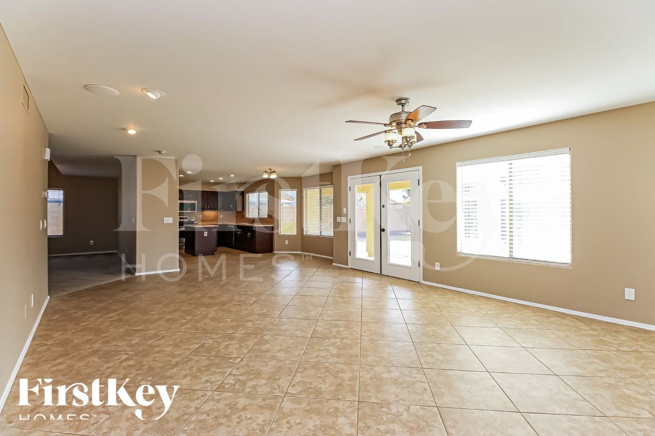 2403 W Quick Draw Way - Photo 5 of 18