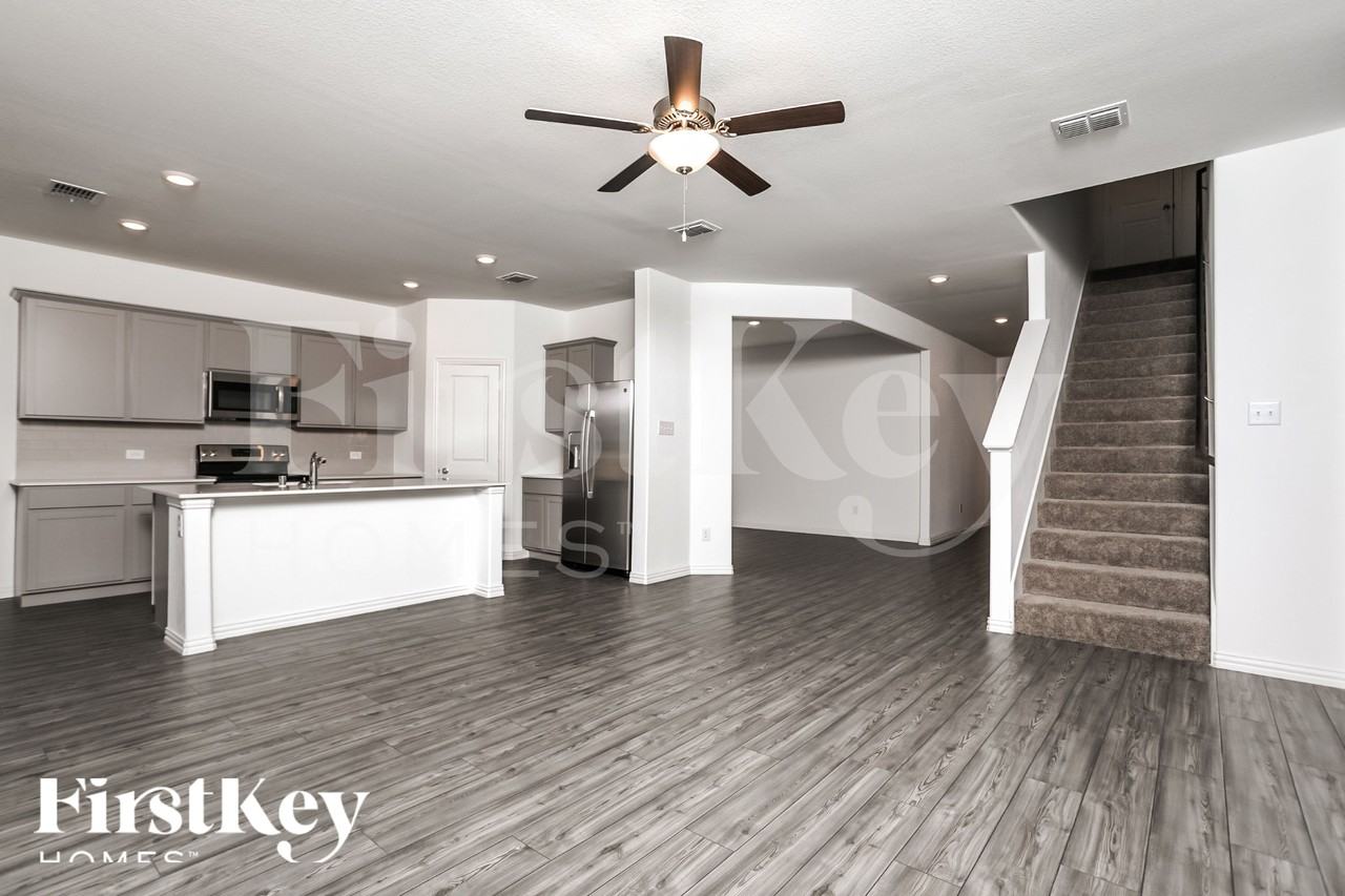 5213 Idlewood Trl - Photo 2 of 18