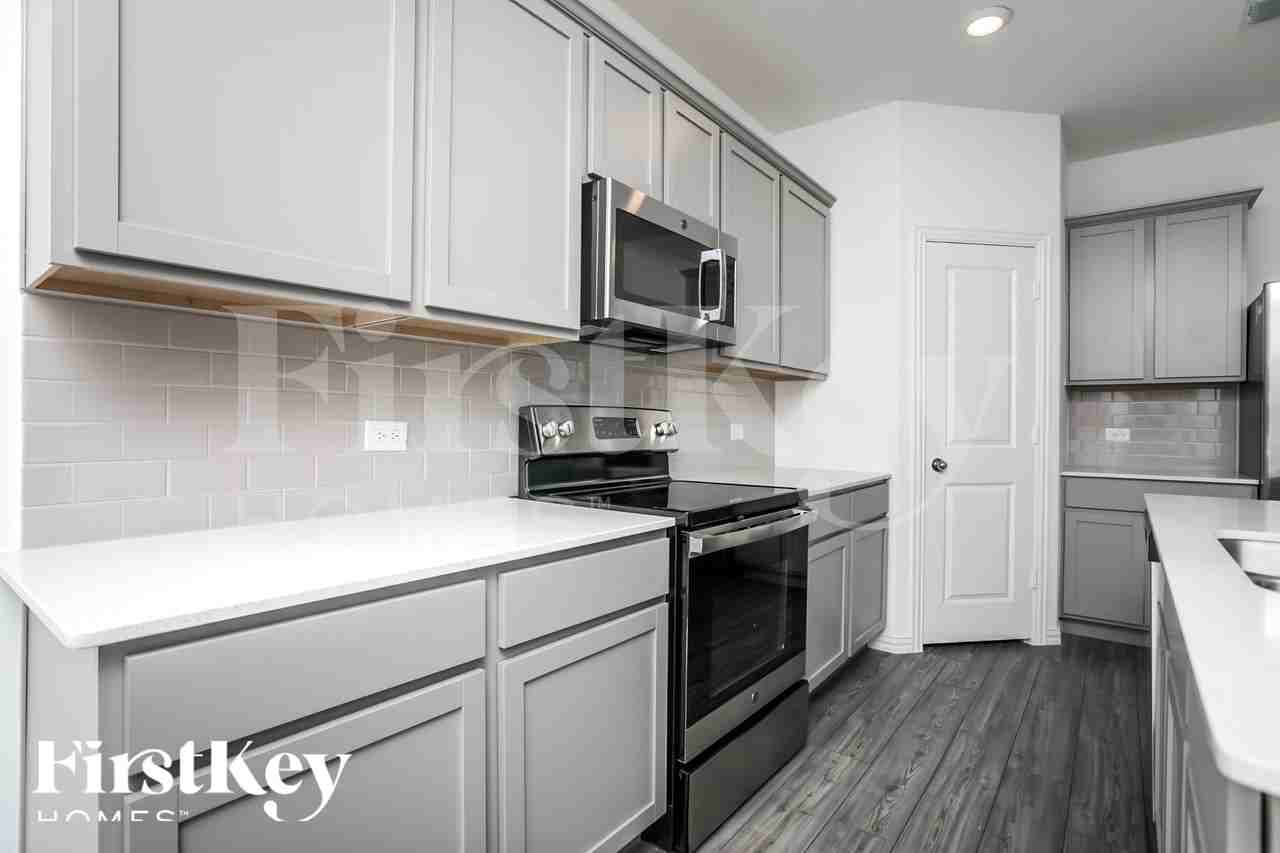 5213 Idlewood Trl - Photo 5 of 18