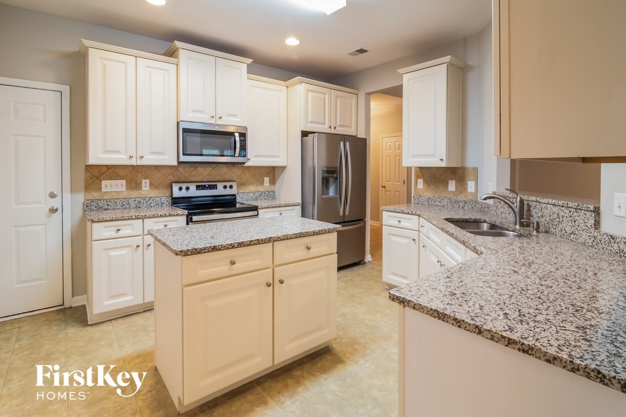 5102 Village Crier Ln - Photo 3 of 15