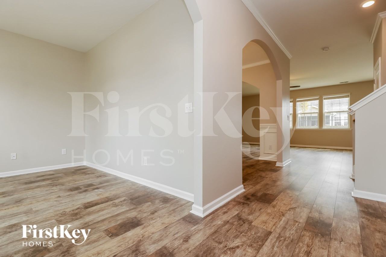 353 Bradley Bend Dr - Photo 2 of 18