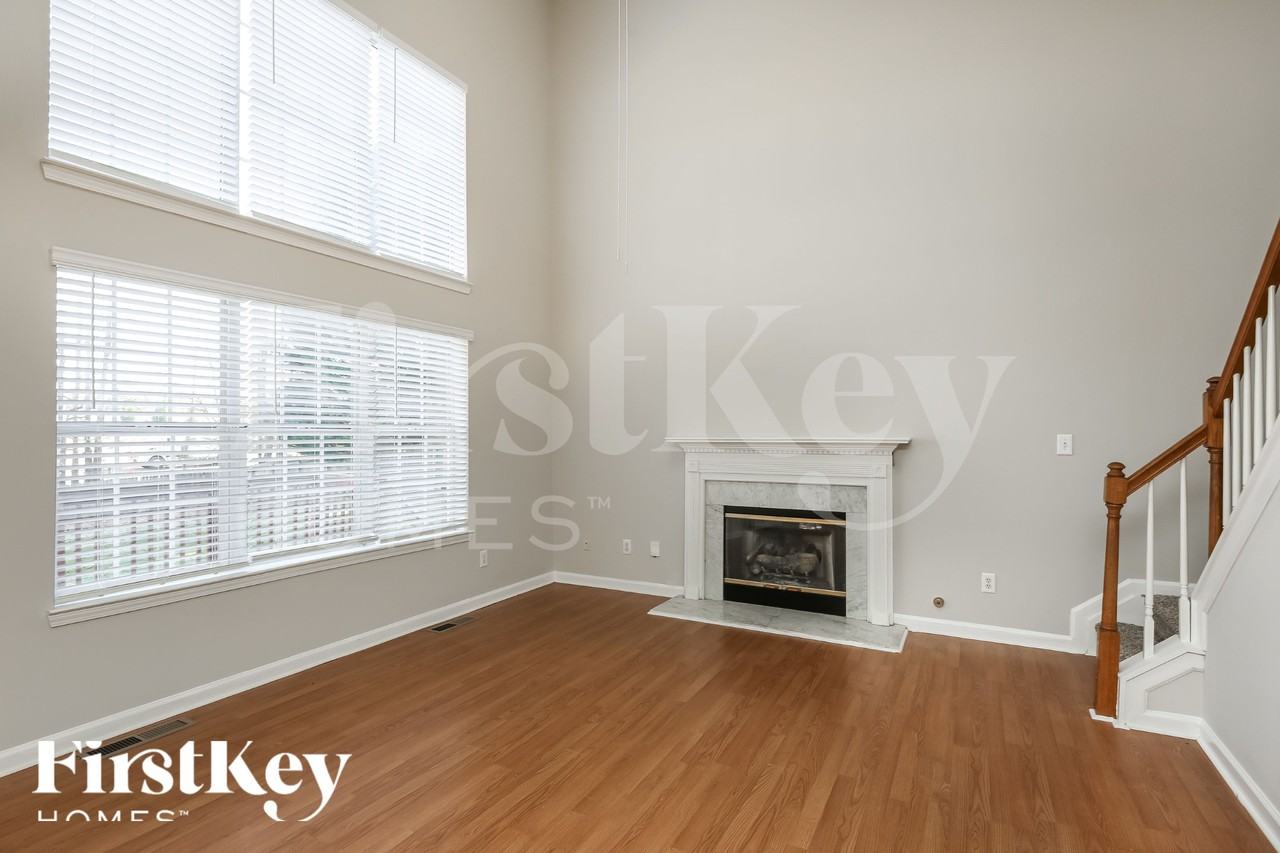 4673 Devencrest Ln - Photo 2 of 18