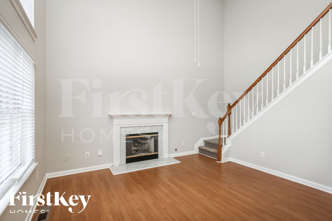 4673 Devencrest Ln - Photo 4 of 18