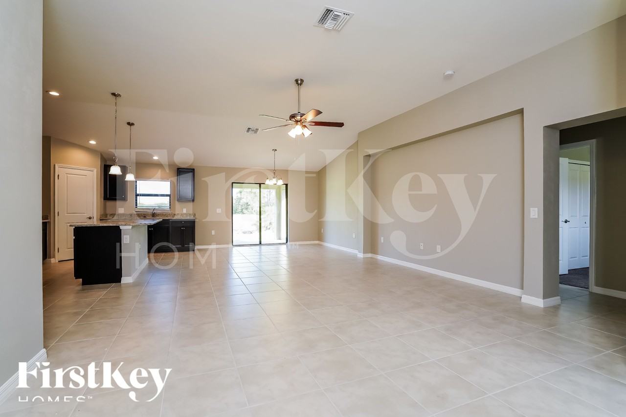 2616 30th St Sw - Photo 4 of 18