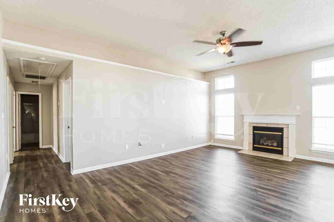 7111 Smithton Ln - Photo 2 of 19