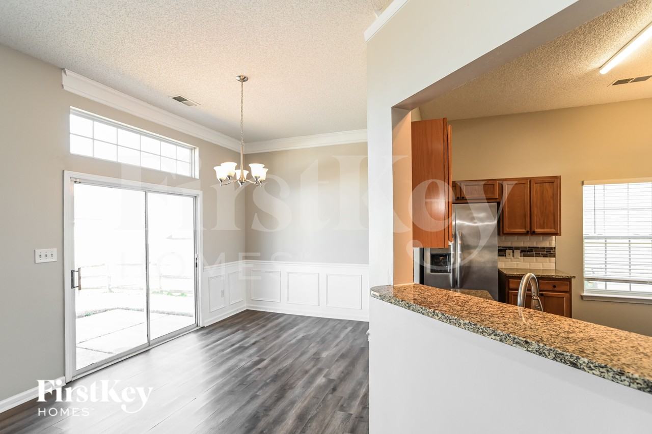 7111 Smithton Ln - Photo 6 of 19