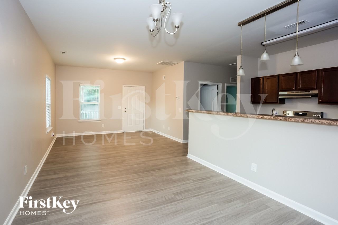 161 Princess Ave Sw - Photo 6 of 18