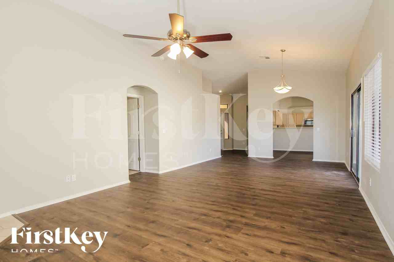 14915 N 86th Dr - Photo 3 of 18