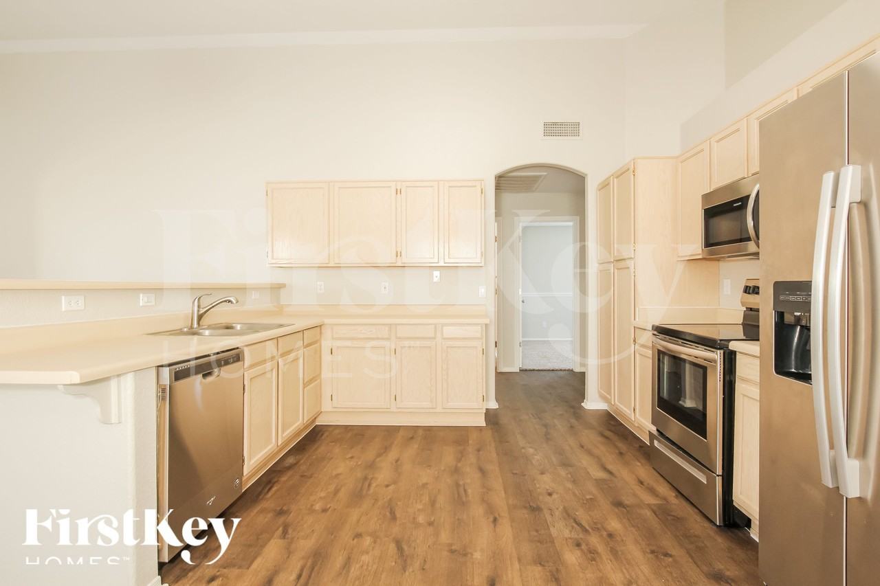 14915 N 86th Dr - Photo 7 of 18