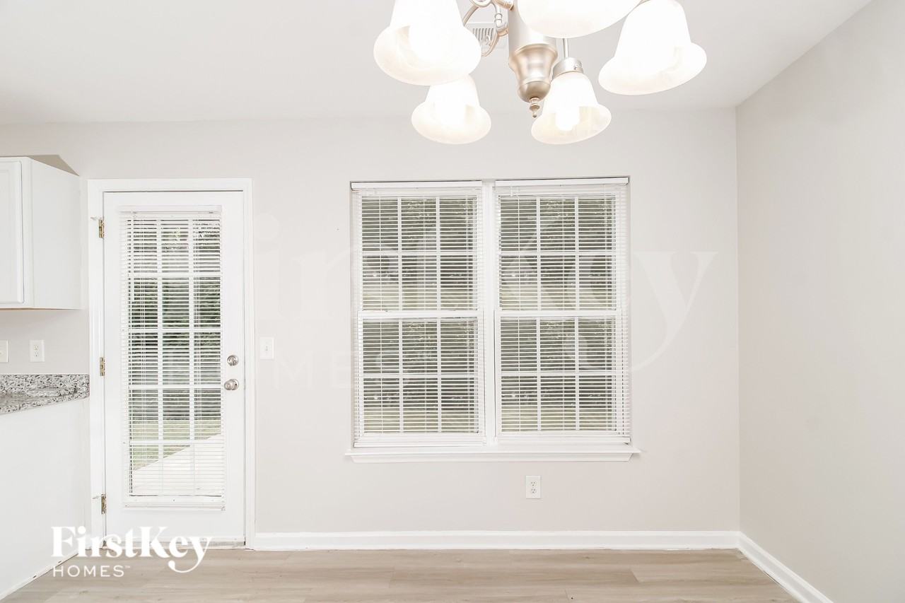 1403 Rosebay Ct - Photo 4 of 18