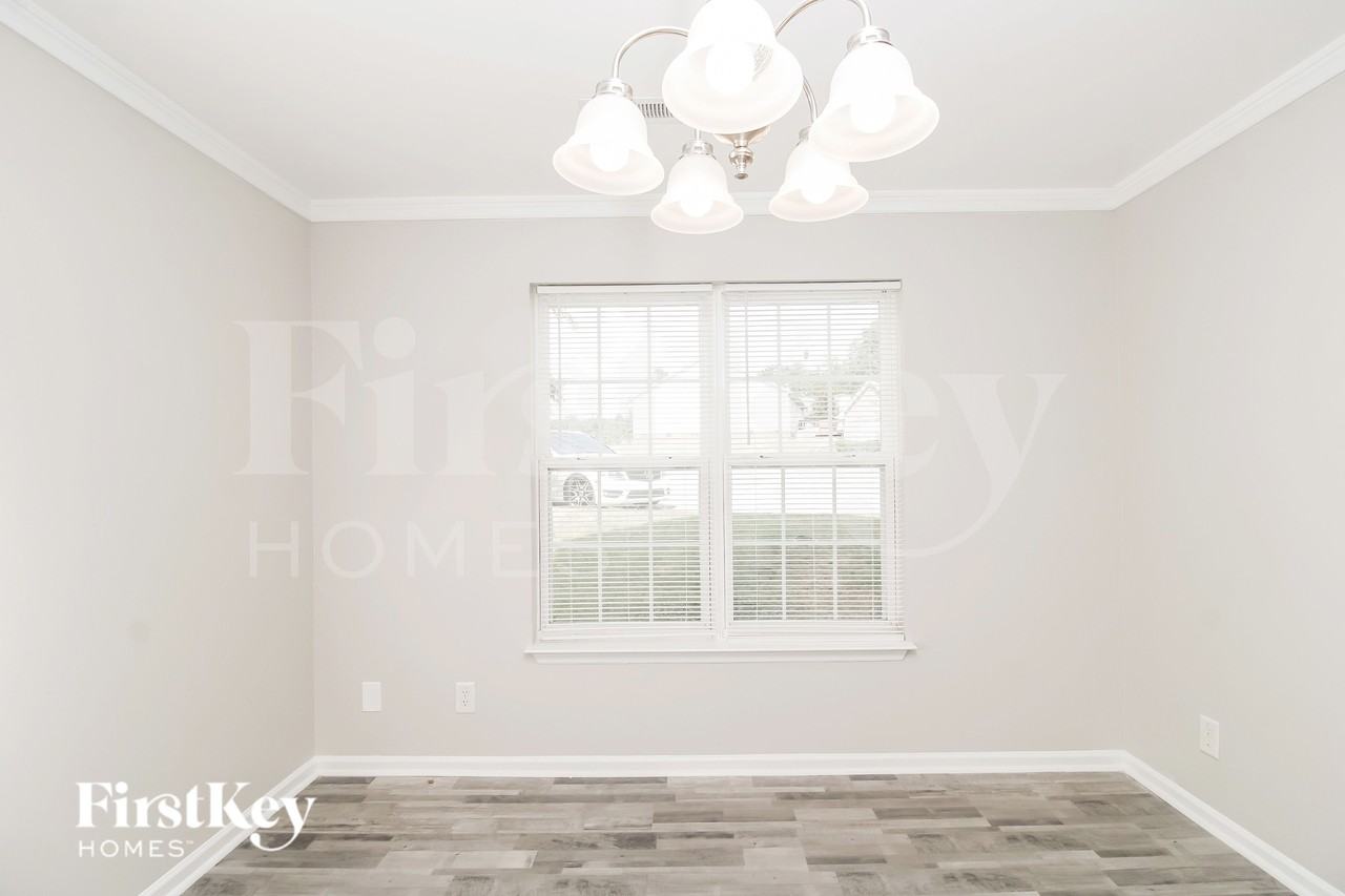 1403 Rosebay Ct - Photo 5 of 18