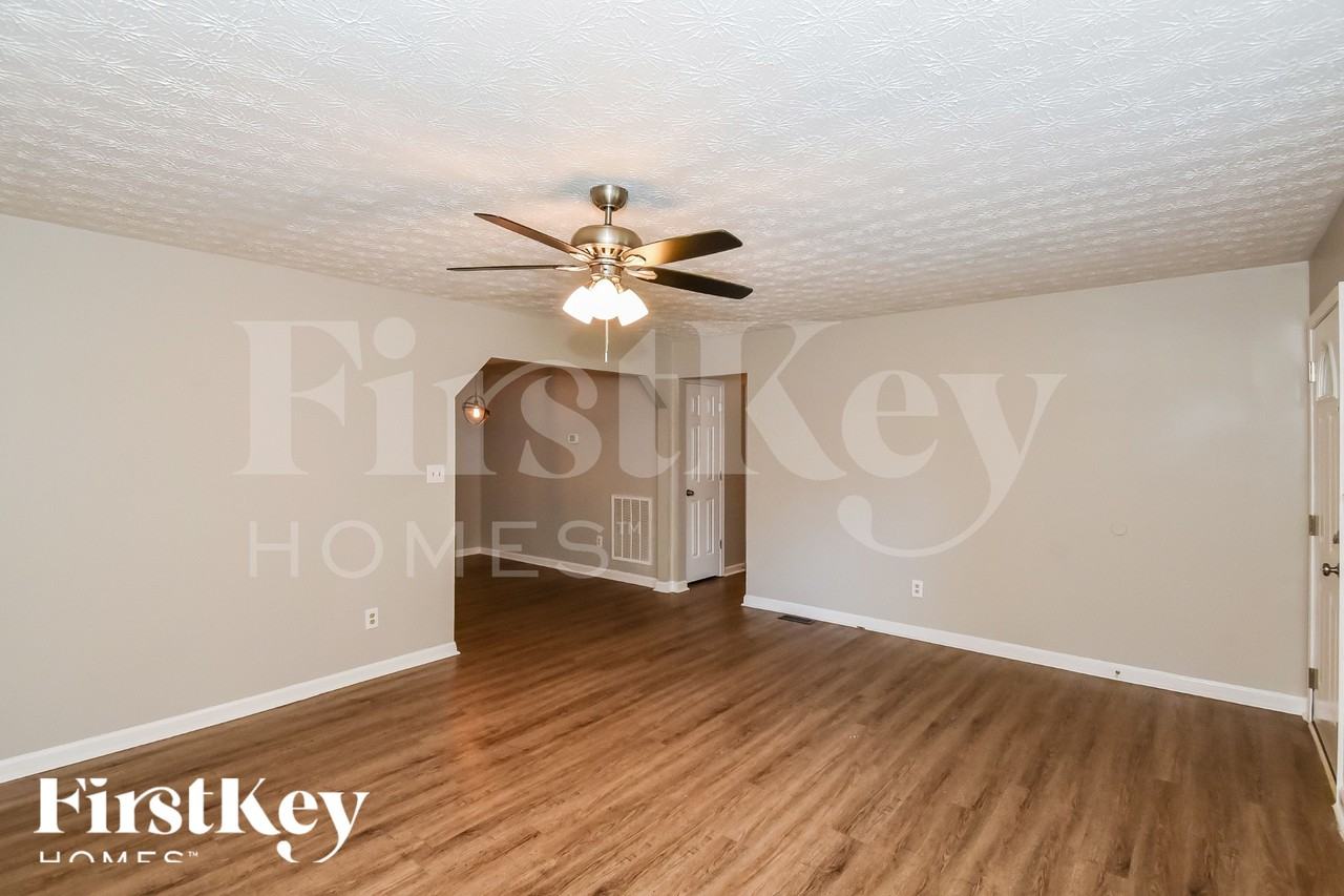 176 Shadow Wood Dr - Photo 5 of 18