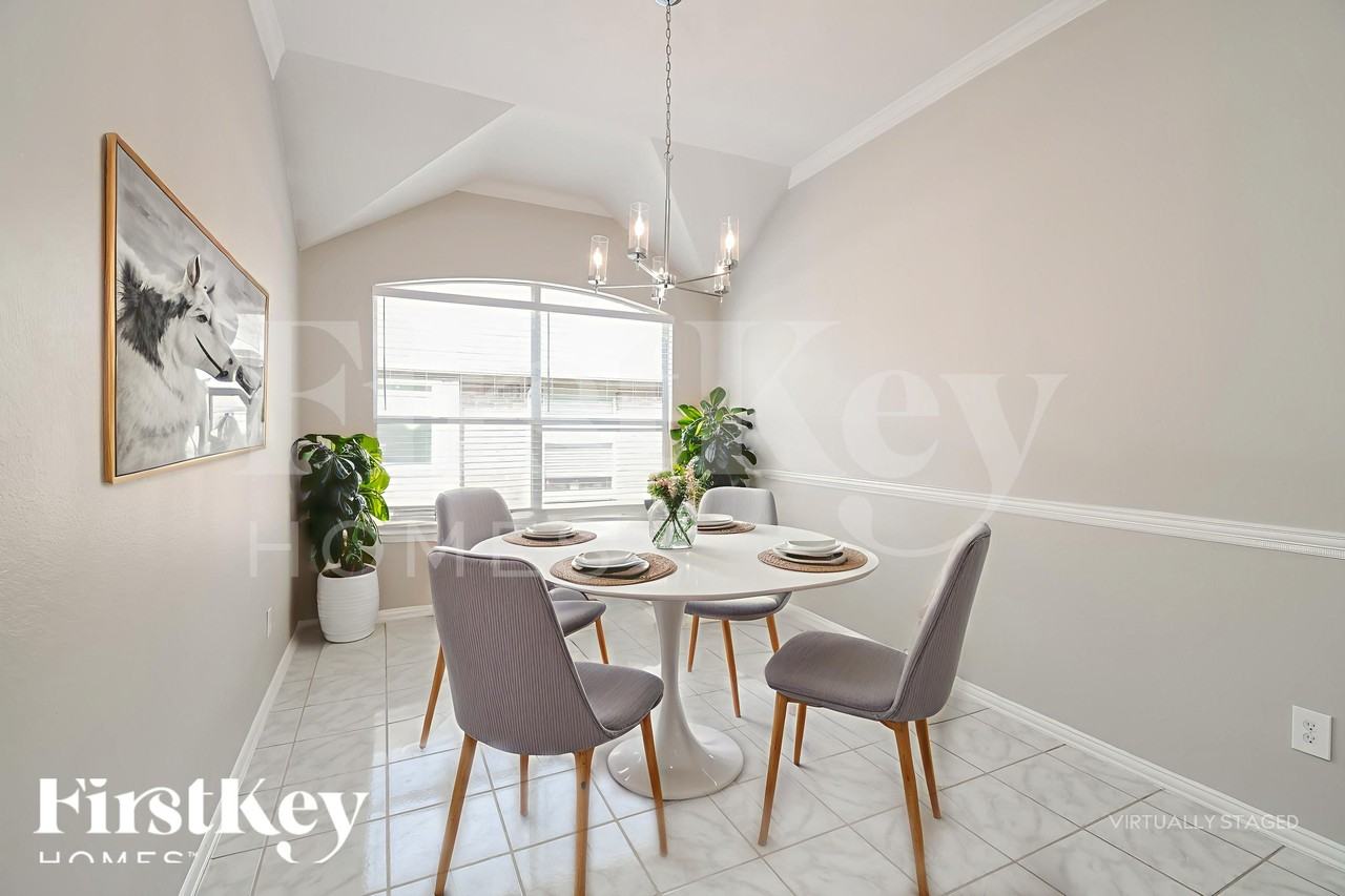 403 Canadian Trl - Photo 7 of 18