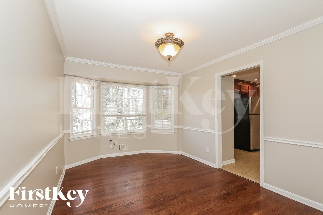 3843 Holland Dr - Photo 6 of 18