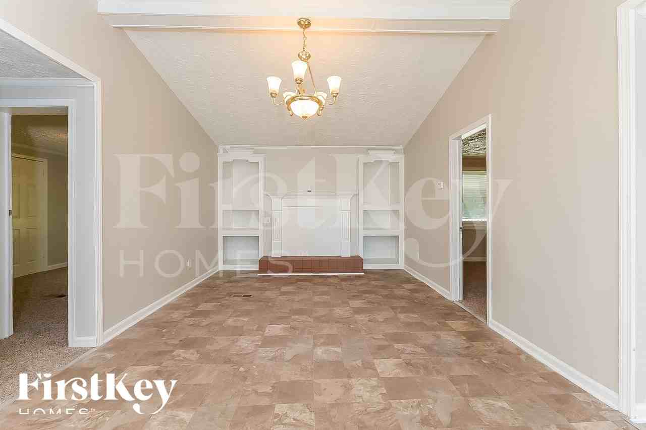 160 Sherwood Loop - Photo 4 of 18