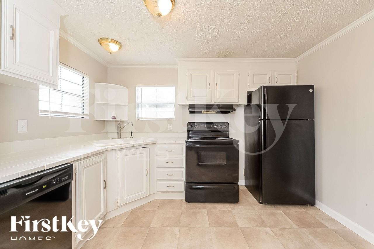 160 Sherwood Loop - Photo 7 of 18