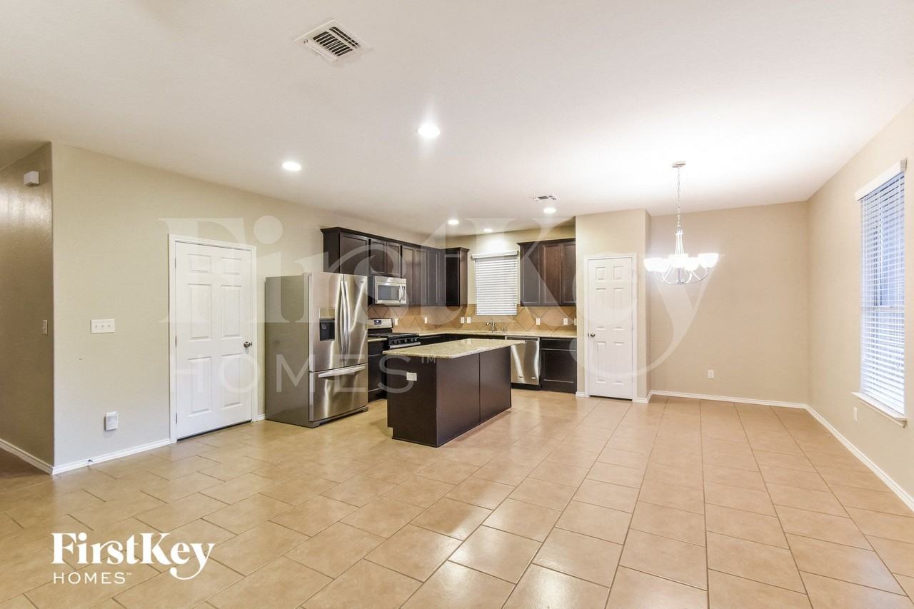 12831 Limestone Way - Photo 2 of 15