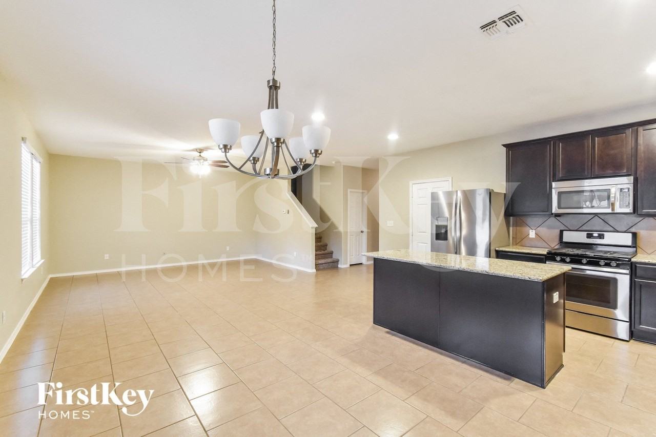 12831 Limestone Way - Photo 4 of 15