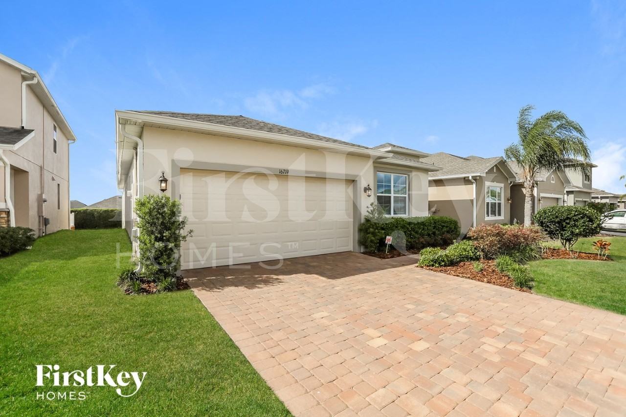 16719 Abbey Hill Ct - Photo 2 of 15