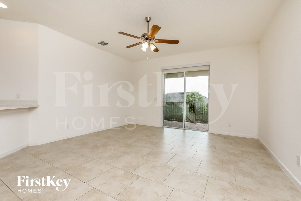 16719 Abbey Hill Ct - Photo 3 of 15