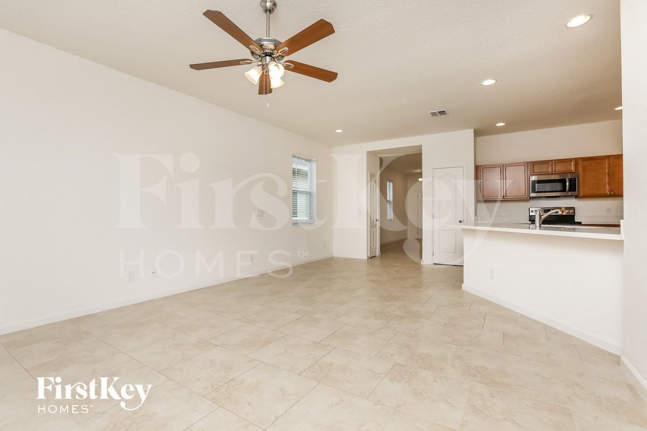 16719 Abbey Hill Ct - Photo 4 of 15