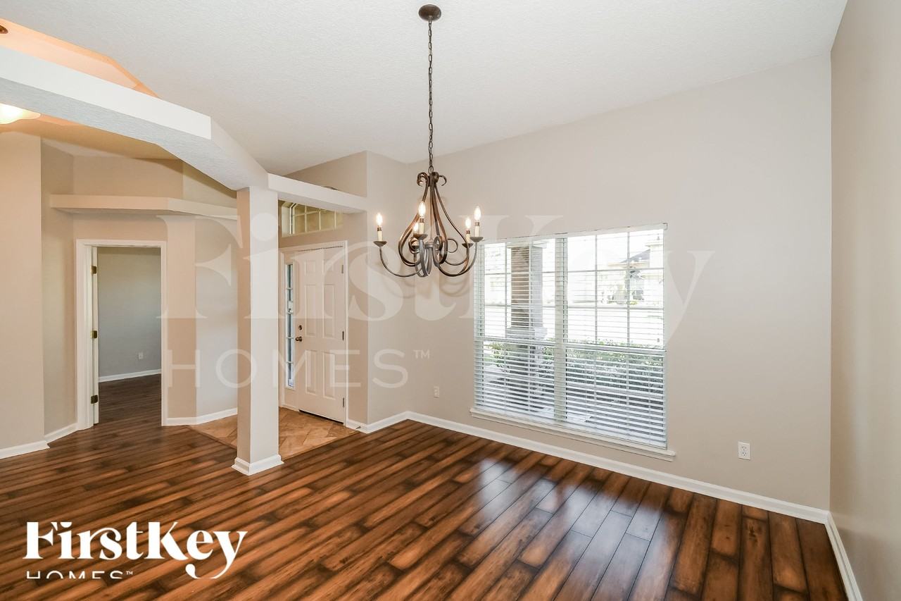 652 Reflection Cove Rd - Photo 5 of 18