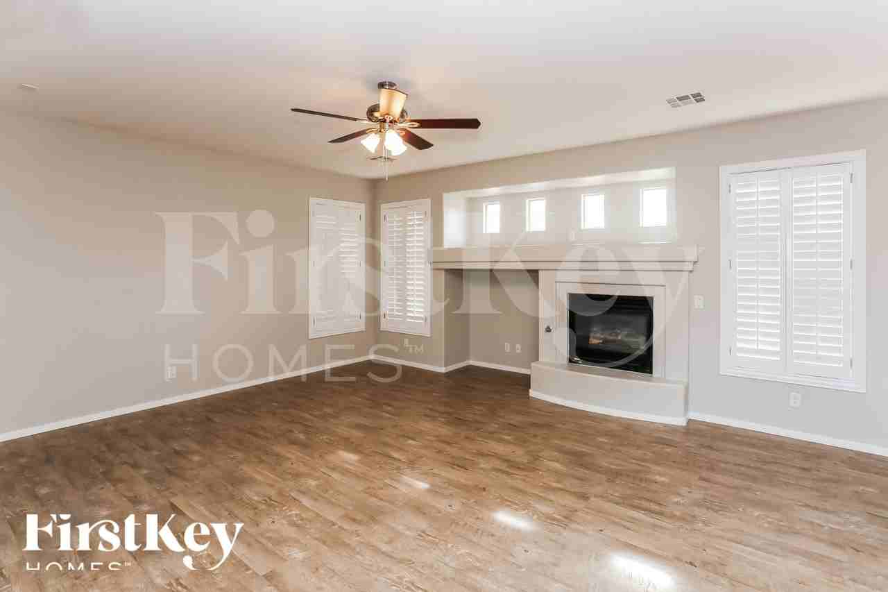 8645 Radiant Ruby Ave - Photo 3 of 18